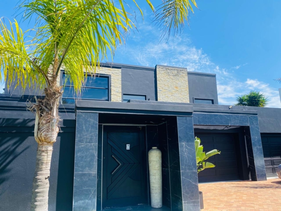 5 Bedroom Property for Sale in Sunset Beach Western Cape